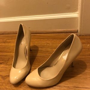 Jessica Simpson nude pumps, size 8.5.